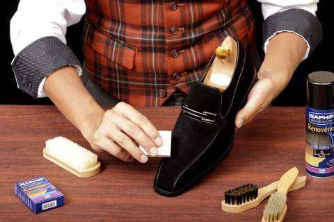 Как легко и безопасно почистить замшевую обувь, лучшие средства