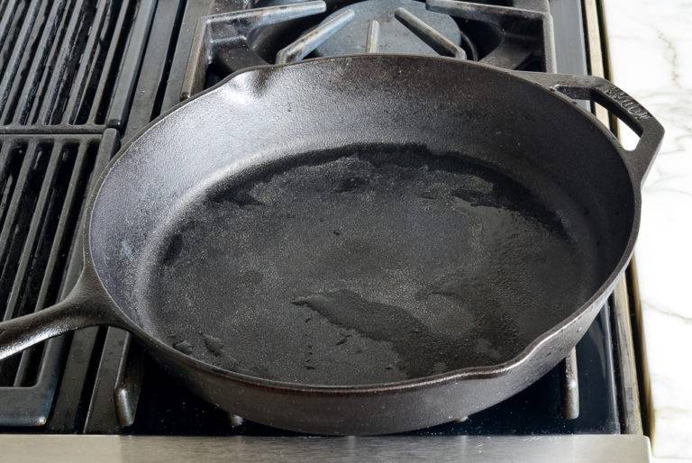 Как мыть чугунную сковороду – инструкция по уходу для длительной эксплуатации