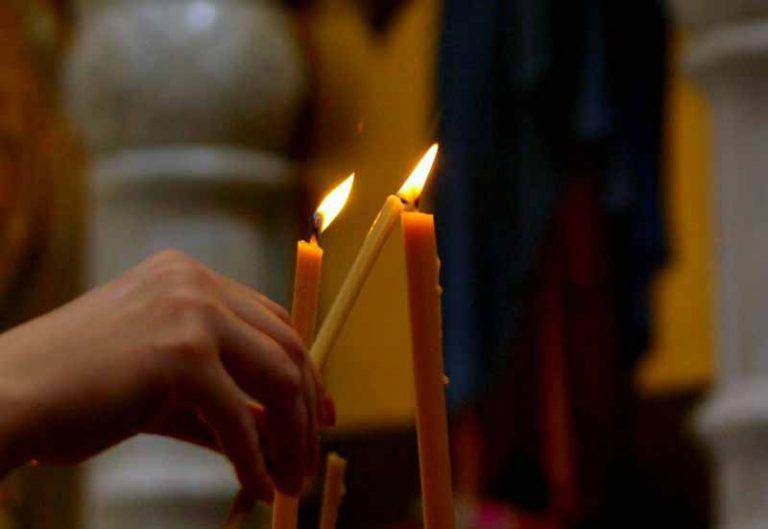 Как ставить свечи в церкви: за себя, родных, врагов…