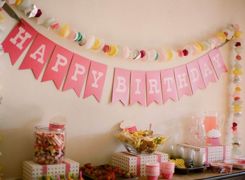 Как украсить шарами комнату на день рождения - идеи оформления шариками дня рождения