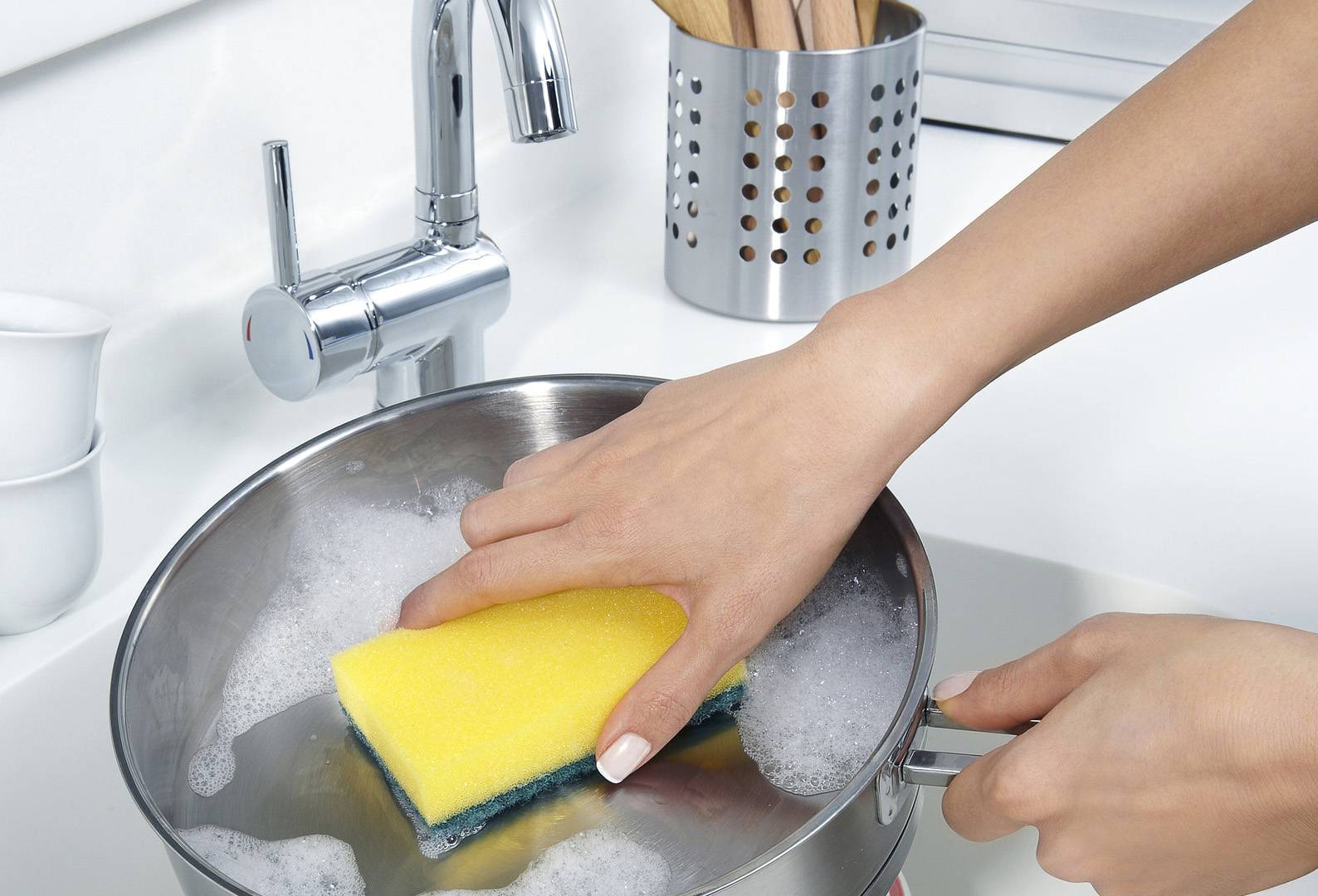 Губка меламиновая для удаления пятен и мытья посуды: как пользоваться, отзывы
