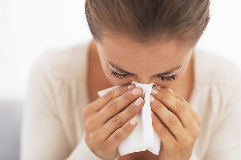 Как отличить аллергический насморк от простудного: основные отличия