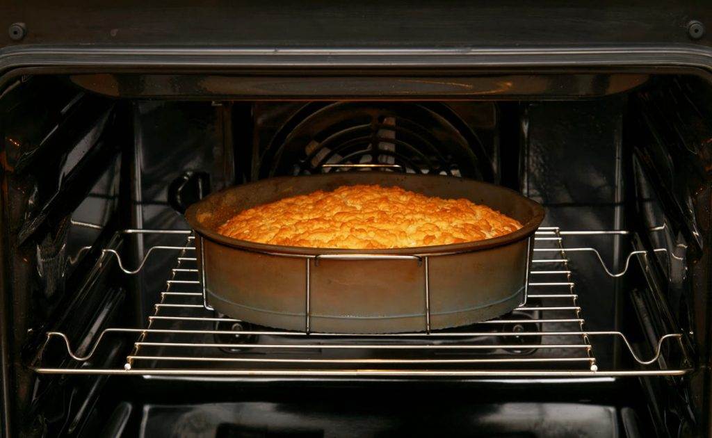 Дрожжевое тесто для пирожков в духовке — 6 очень вкусных рецептов