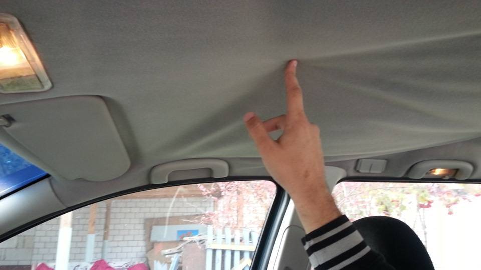 Как приклеить потолок в машине: выбор средства и пошаговая инструкция