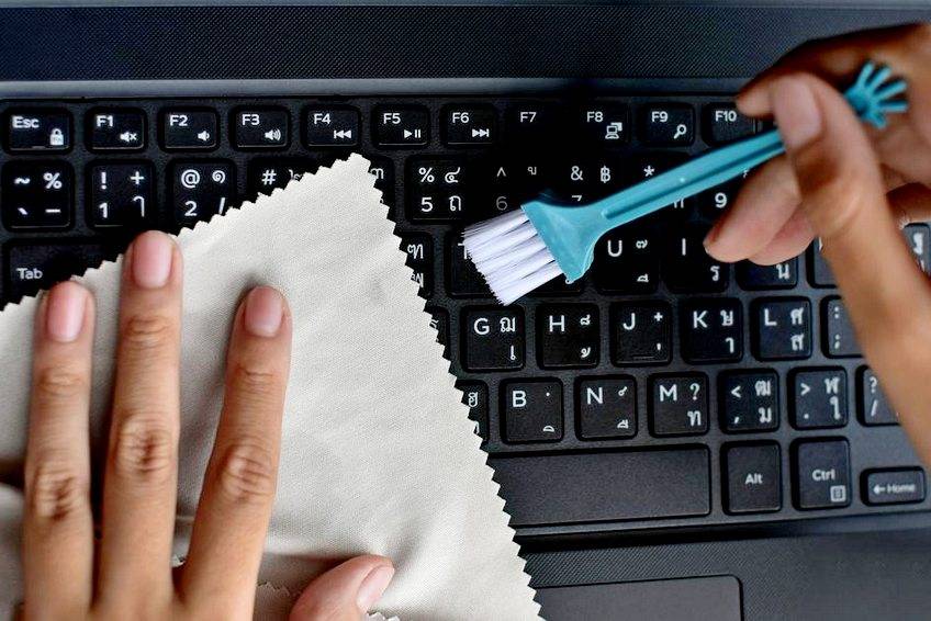 Как почистить клавиатуру компьютера в домашних условиях