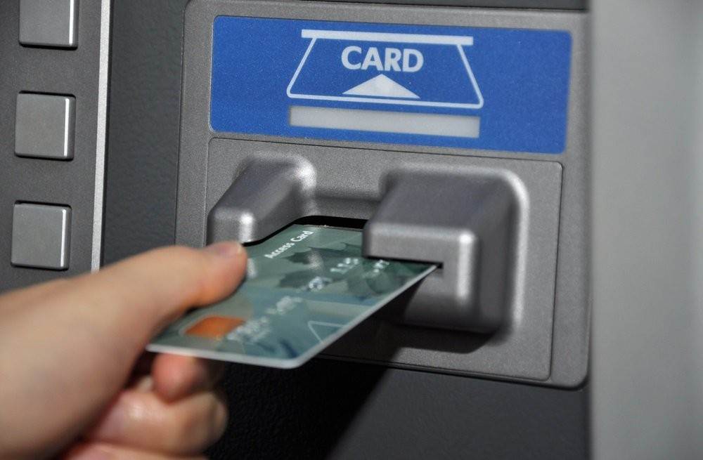 Как снять деньги с карточки в банкомате сбербанка: пошаговая инструкция