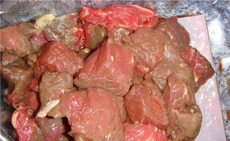 Мясо запахло, как убрать запах в домашних условиях с козлятины, говядины, утки, долго лежавшем, задохнувшемся, как избавиться от душка?