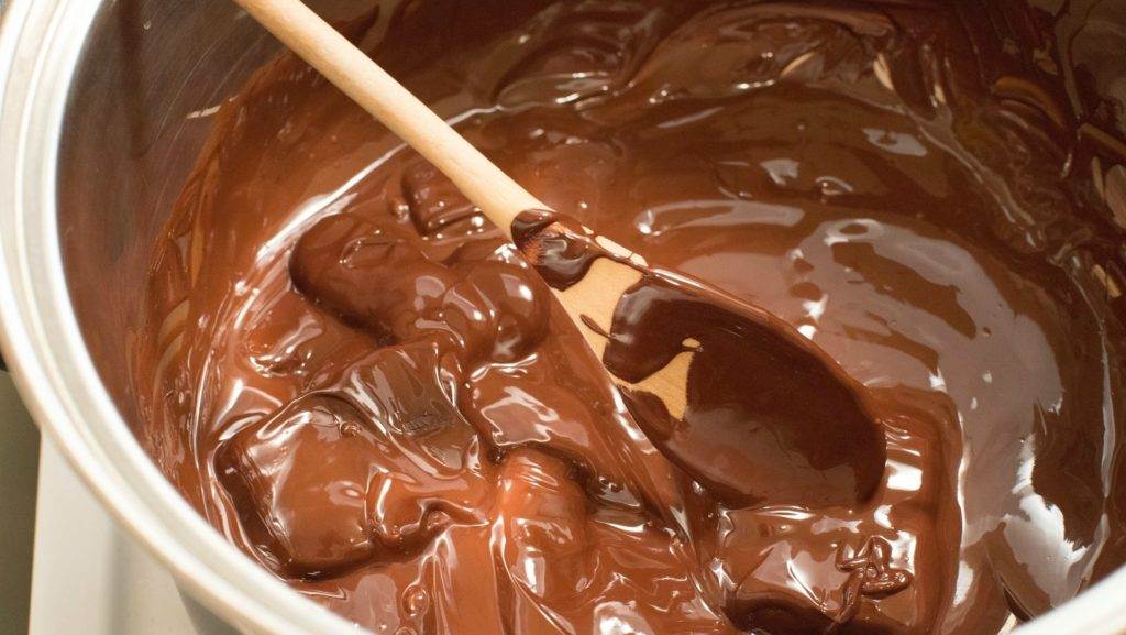 Шоколадная глазурь: рецепты и особенности приготовления