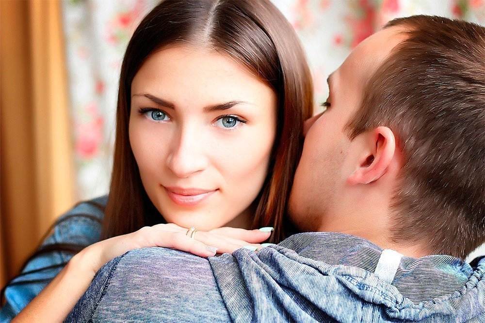 11 психологических хитростей, как влюбить в себя мужчину