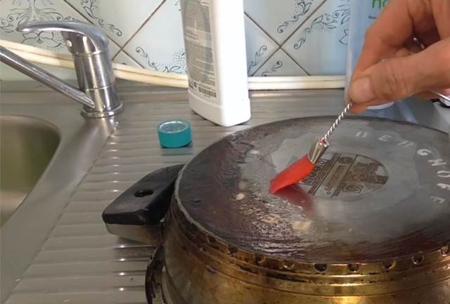 Как чистить пригоревшие кастрюли из нержавейки внутри и снаружи
