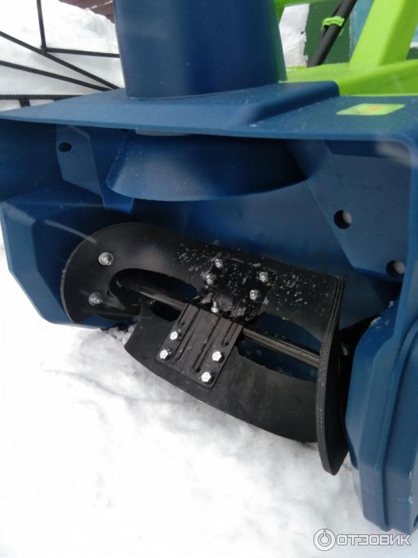 Топ-5 электрических снегоуборщиков от 8 тысяч рублей по мнению пользователей