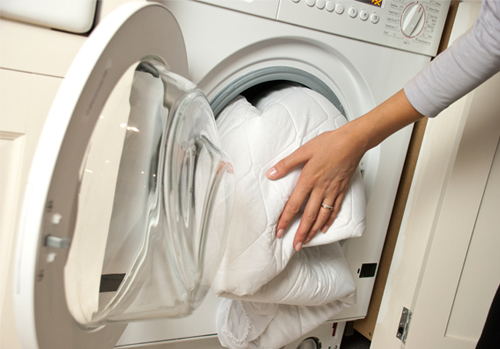 Инструкция: как правильно стирать постельное белье в стиральной машине автомат?
