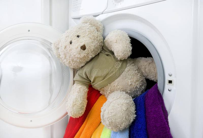 Как стирать мягкие игрушки в стиральной машине?