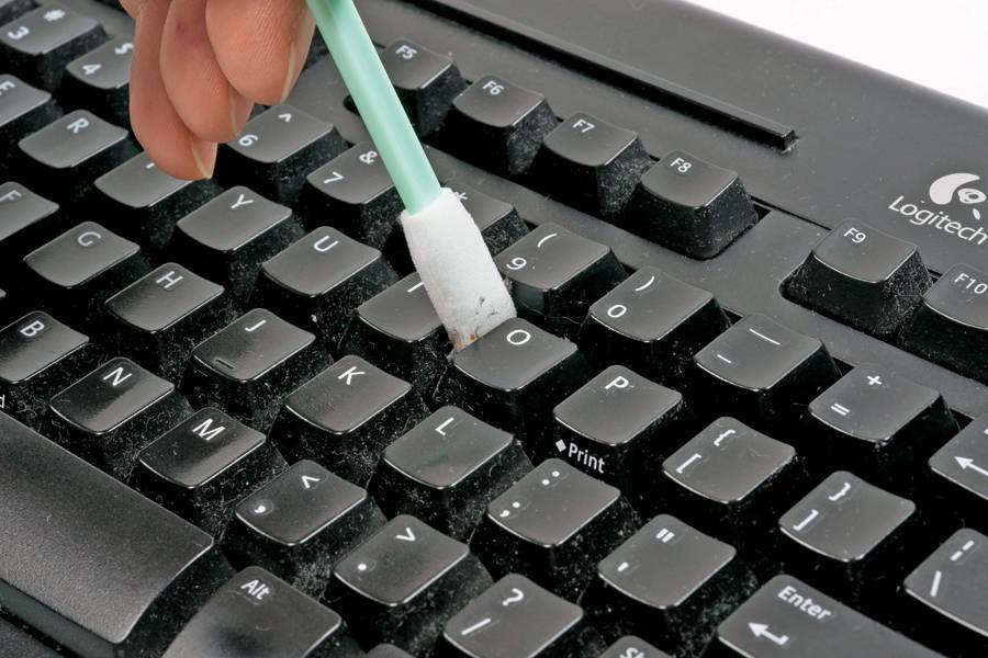 Как разобрать клавиатуру на ноутбуке и компьютере и почистить, как собрать после чистки обратно