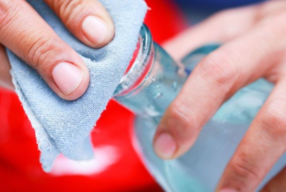 Способы удаления водоэмульсионной краски с одежды: эффективные методы отстирывания с ткани разных типов