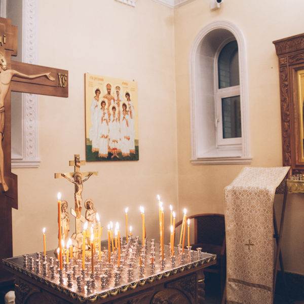 Как правильно ставить свечи в церкви последовательность