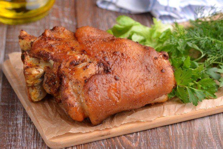 Свиная рулька запеченная в духовке — 8 рецептов приготовления