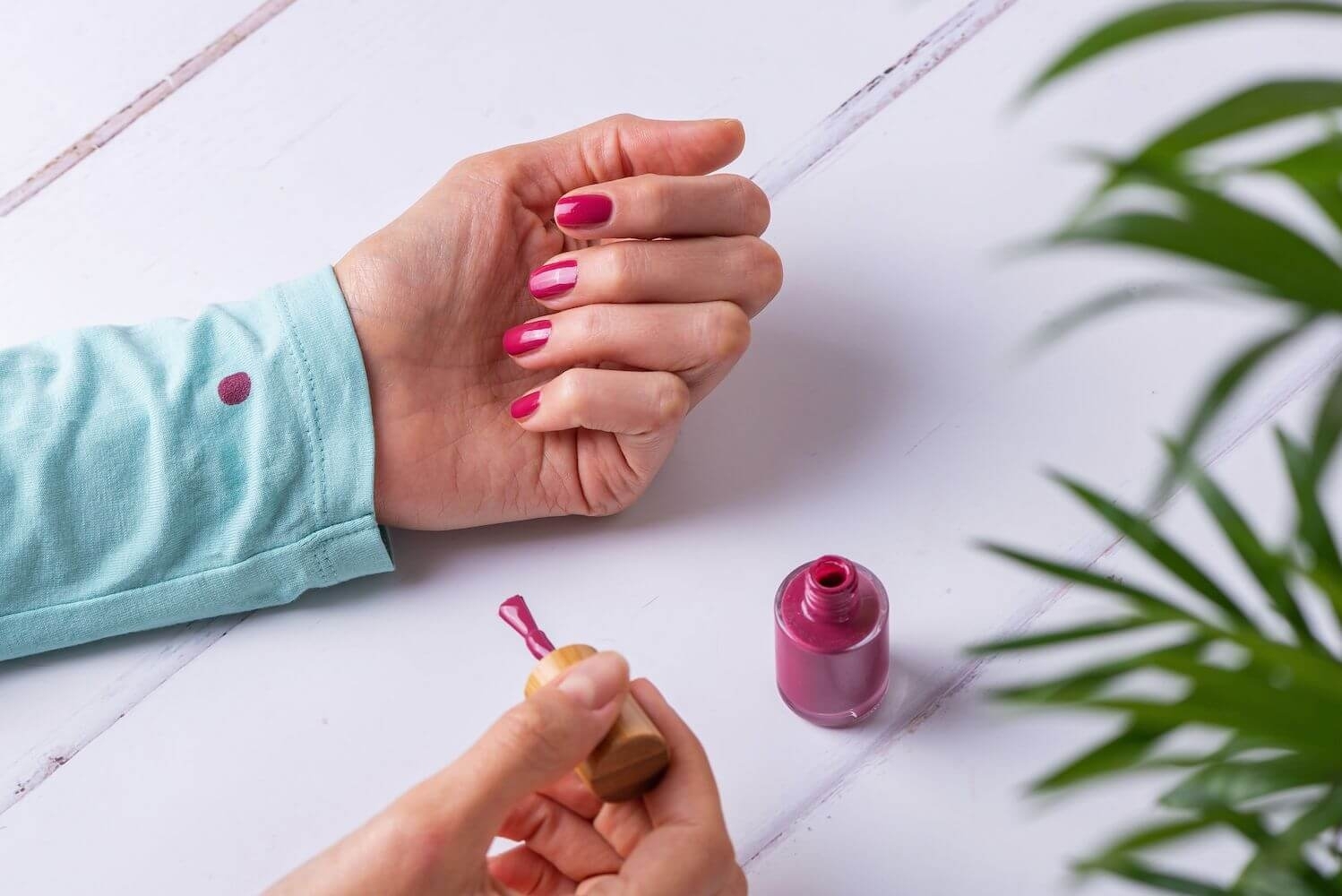 Как отстирать лак для ногтей с одежды: 11 методов и средств в домашних условиях