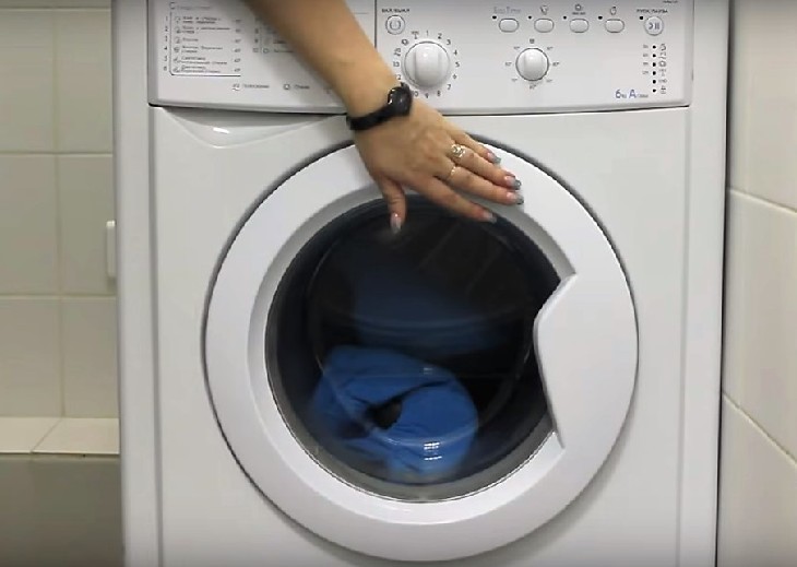 Как постирать зимнюю парку в домашних условия в стиральной машине автомат