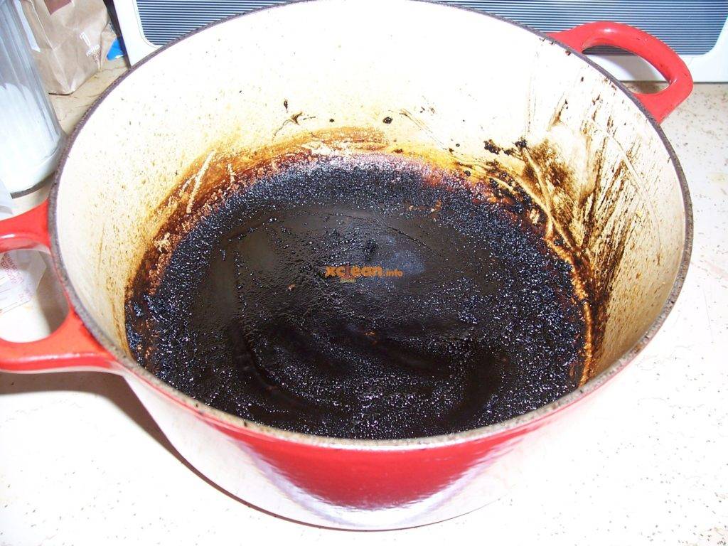 Что делать, если чугунная сковорода пригорает: все прилипает к алюминиевой и тефлоновой сковородке, почему подгорает еда