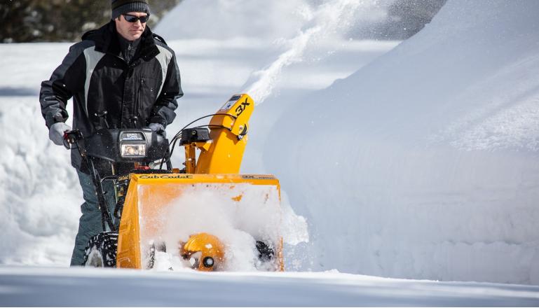 Как выбрать снегоуборочную машину — топ-16 лучших бензиновых и электрических моделей