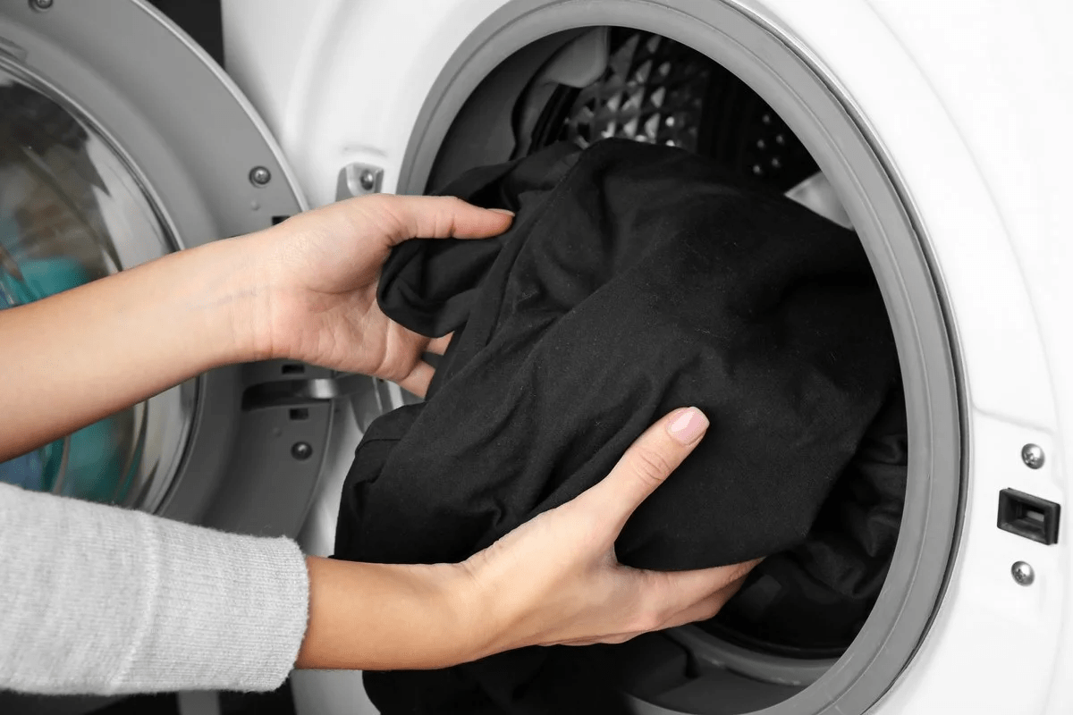 Как стирать джинсы в машине-автомат — выбор средства, советы по удалению пятен