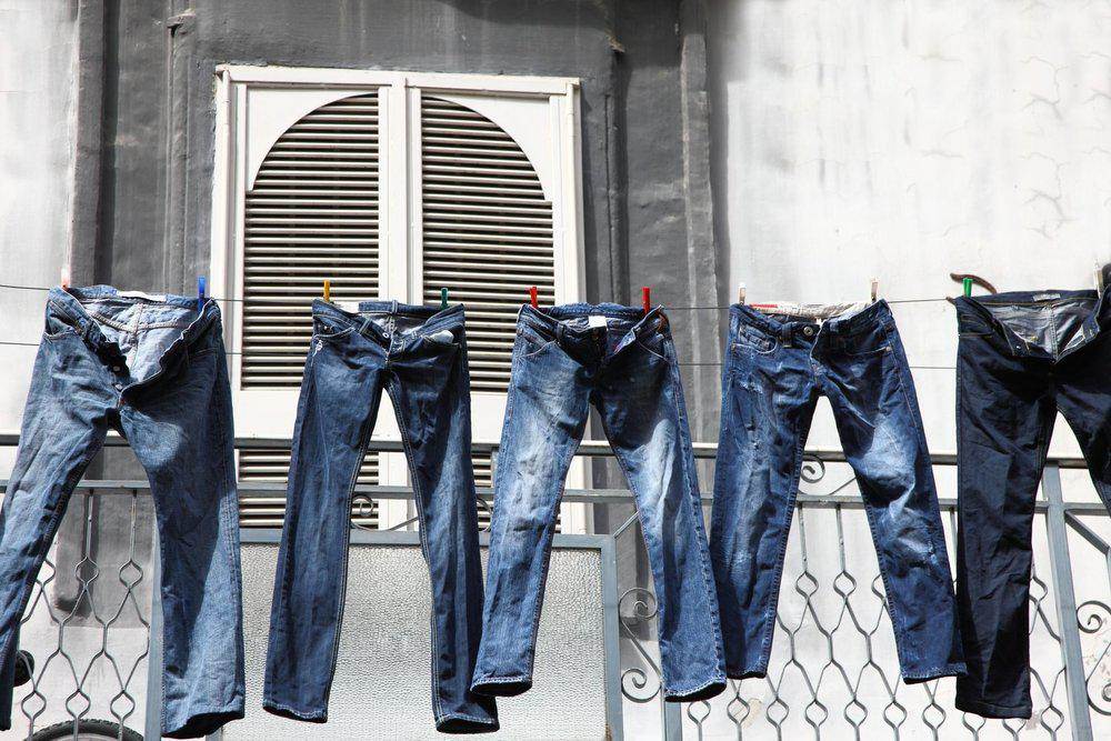 Как быстро высушить джинсы? - после стирки утюгом, феном и прочими способами