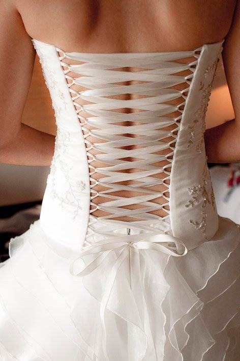 ᐉ как зашнуровать свадебное платье на корсете – правила шнуровки - ➡ danilov-studio.ru