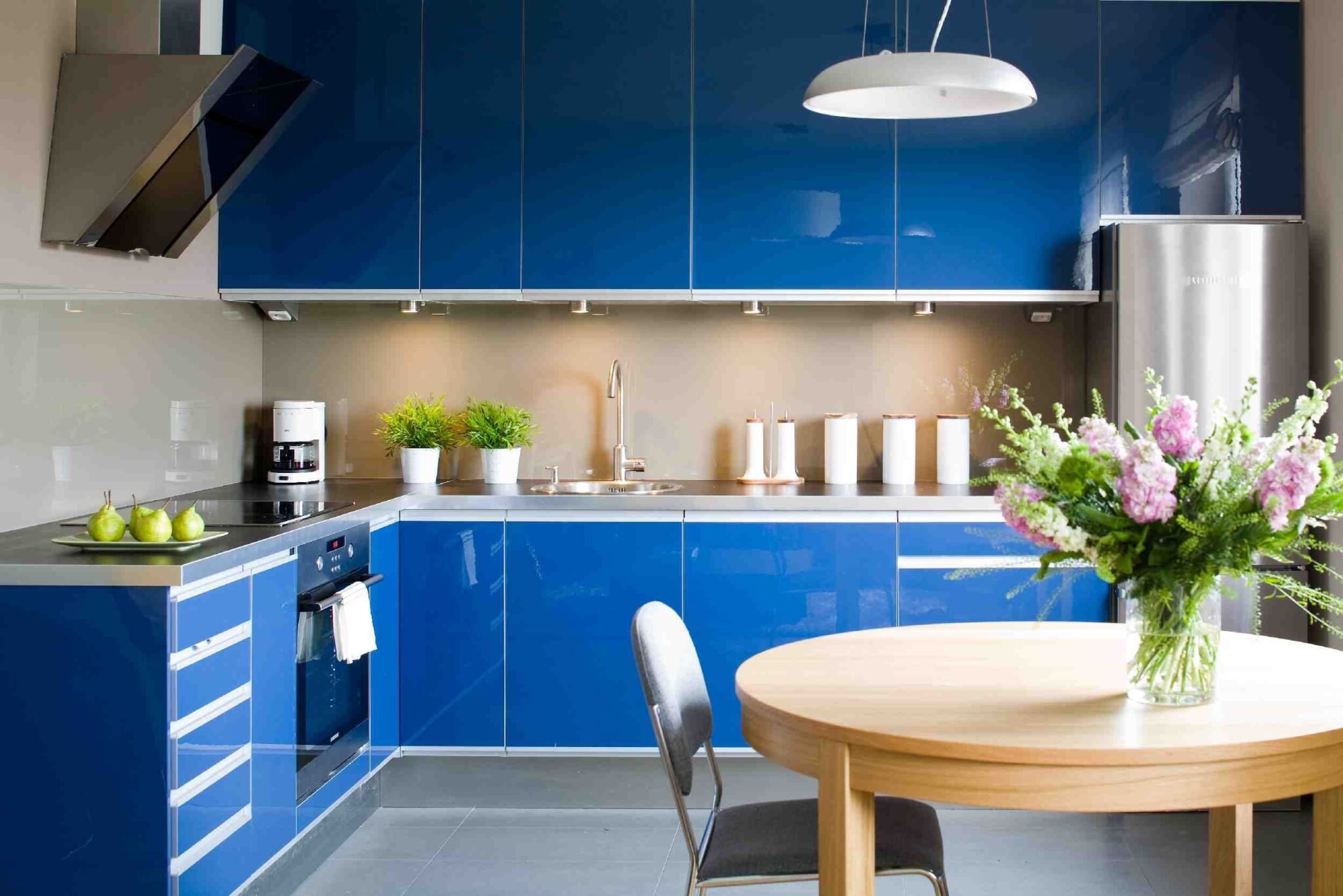 Синяя кухня: 70+ фото в интерьере, примеры дизайна