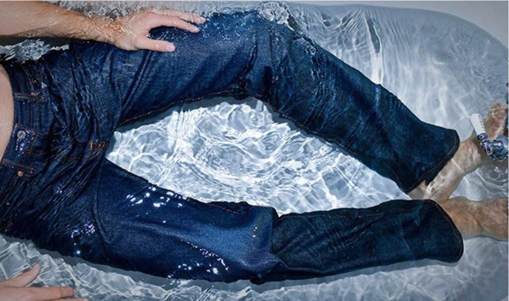 Как правильно сушить влажные джинсы, если результат нужен очень быстро?