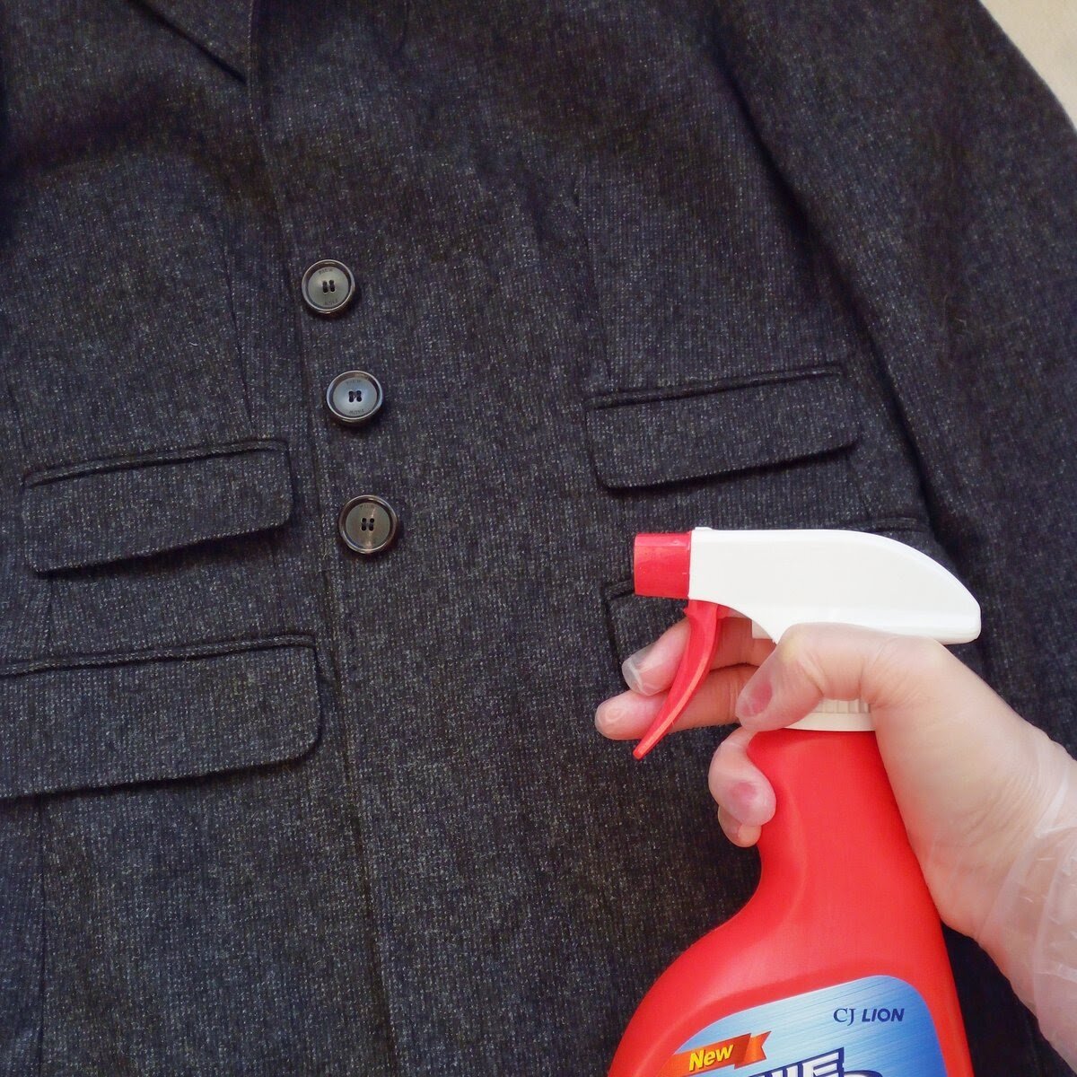 Как почистит пальто: шерстяное, драповое, кашемировое, в домашних условиях