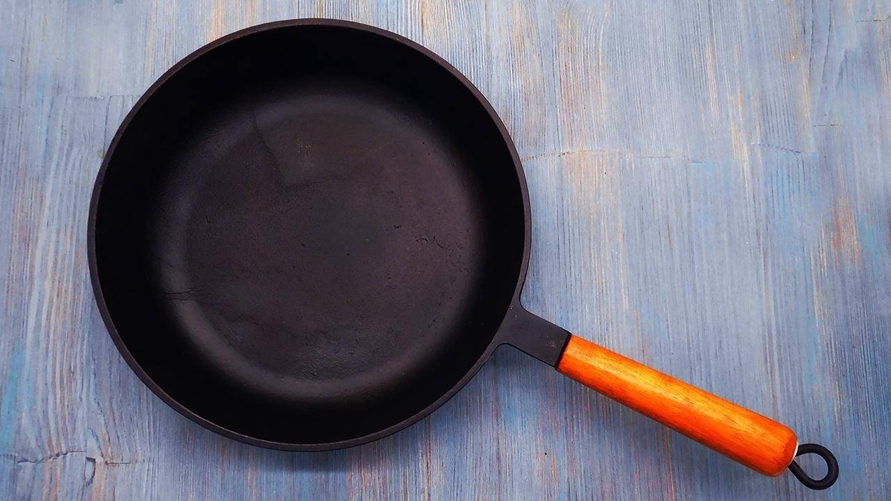 Как прокалить чугунную сковороду перед первым использованием – едана