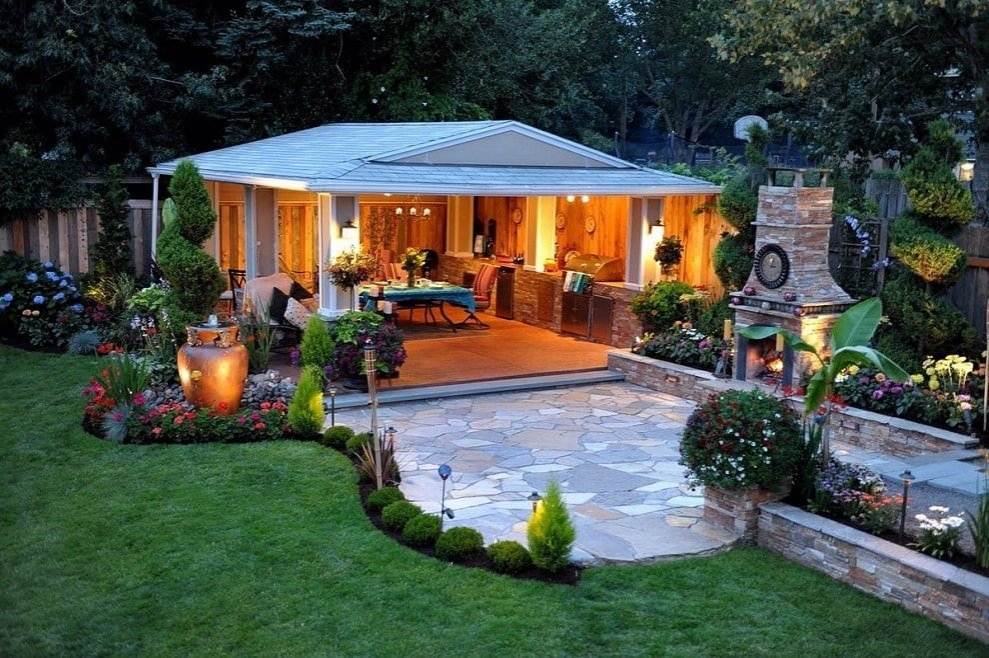 Как красиво оформить двор частного дома: несколько простых идей