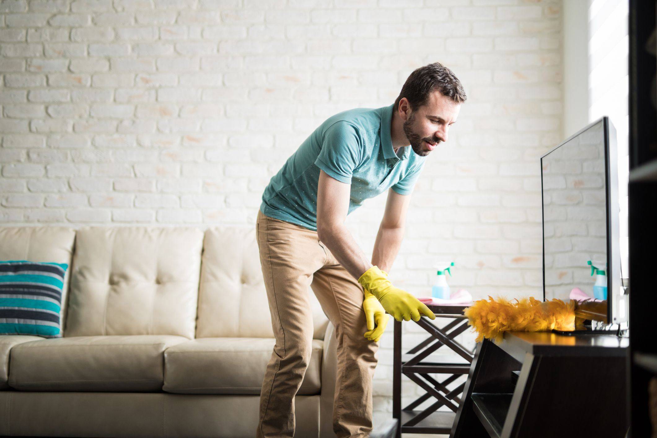 Как надолго избавиться от пыли в квартире: 10 лучших способов