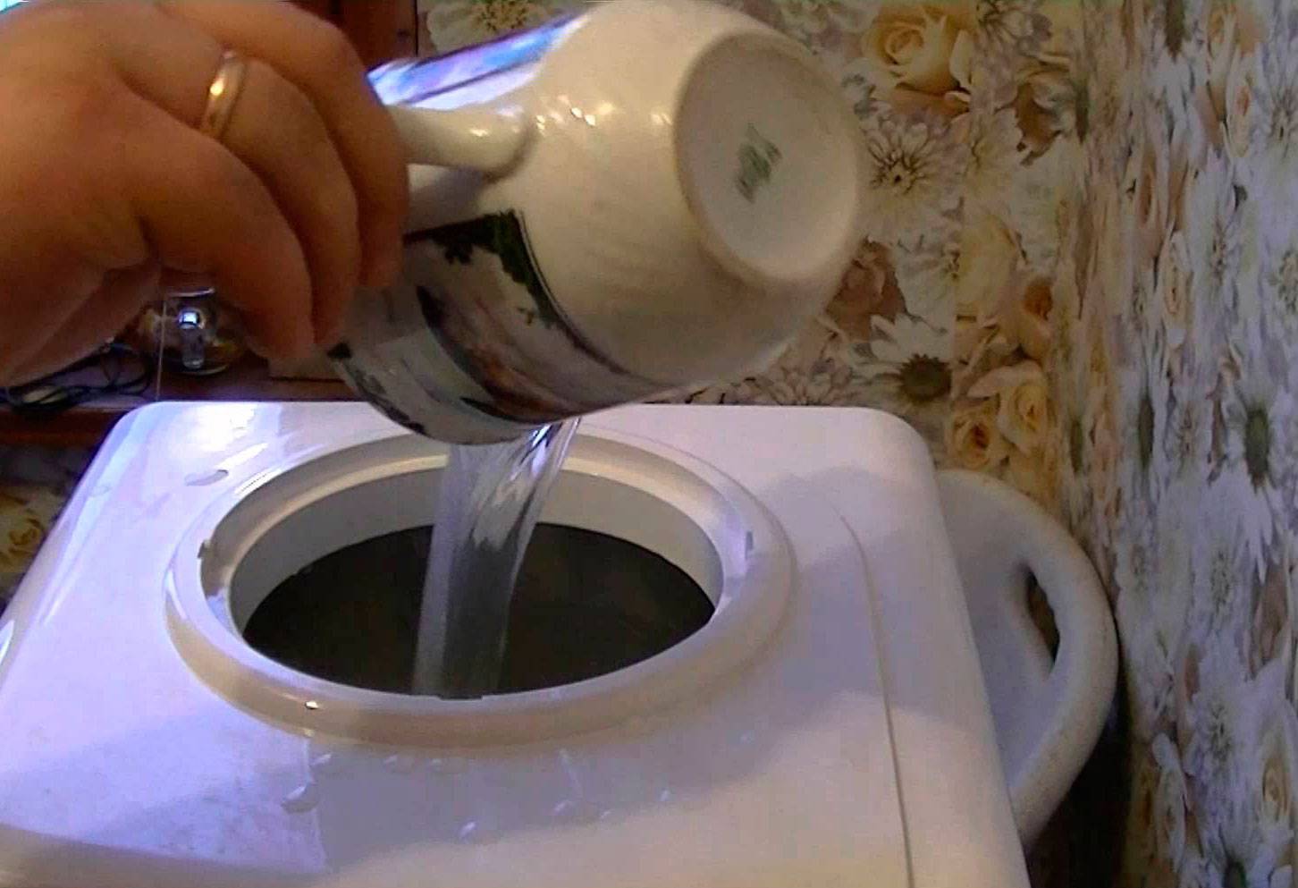 Как почистить кулер для воды в домашних условиях внутри и снаружи, как часто мыть диспенсер