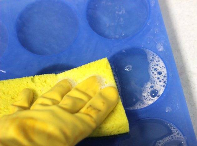 Как отмыть силиконовую форму для выпечки – 9 способов