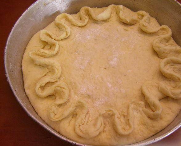 Пирог косичка из слоёного теста с фаршем и сыром рецепт с фото, как сделать на webspoon.ru