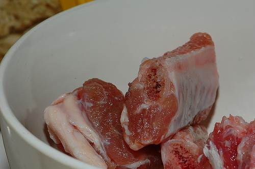 Как избавиться от запаха мяса? – протухшего, сгоревшего и старого