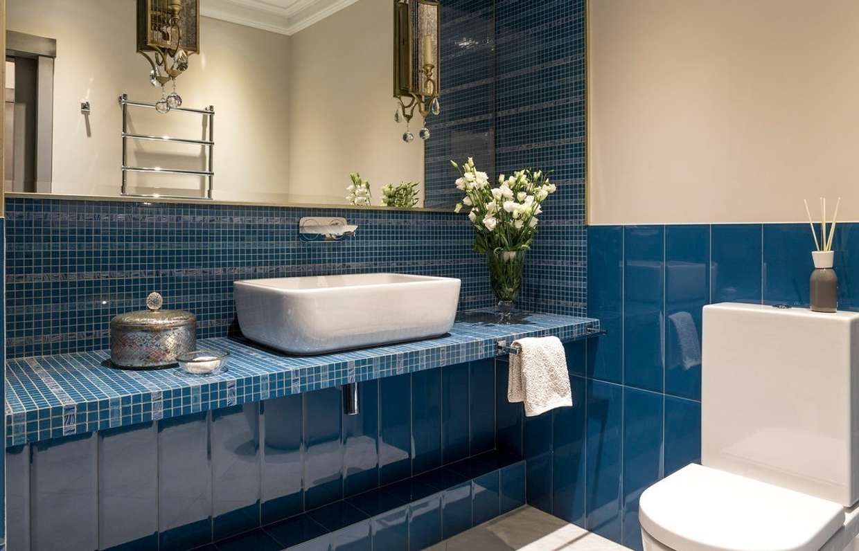 Использование голубого цвета при оформлении ванной комнаты: советы и рекомендации