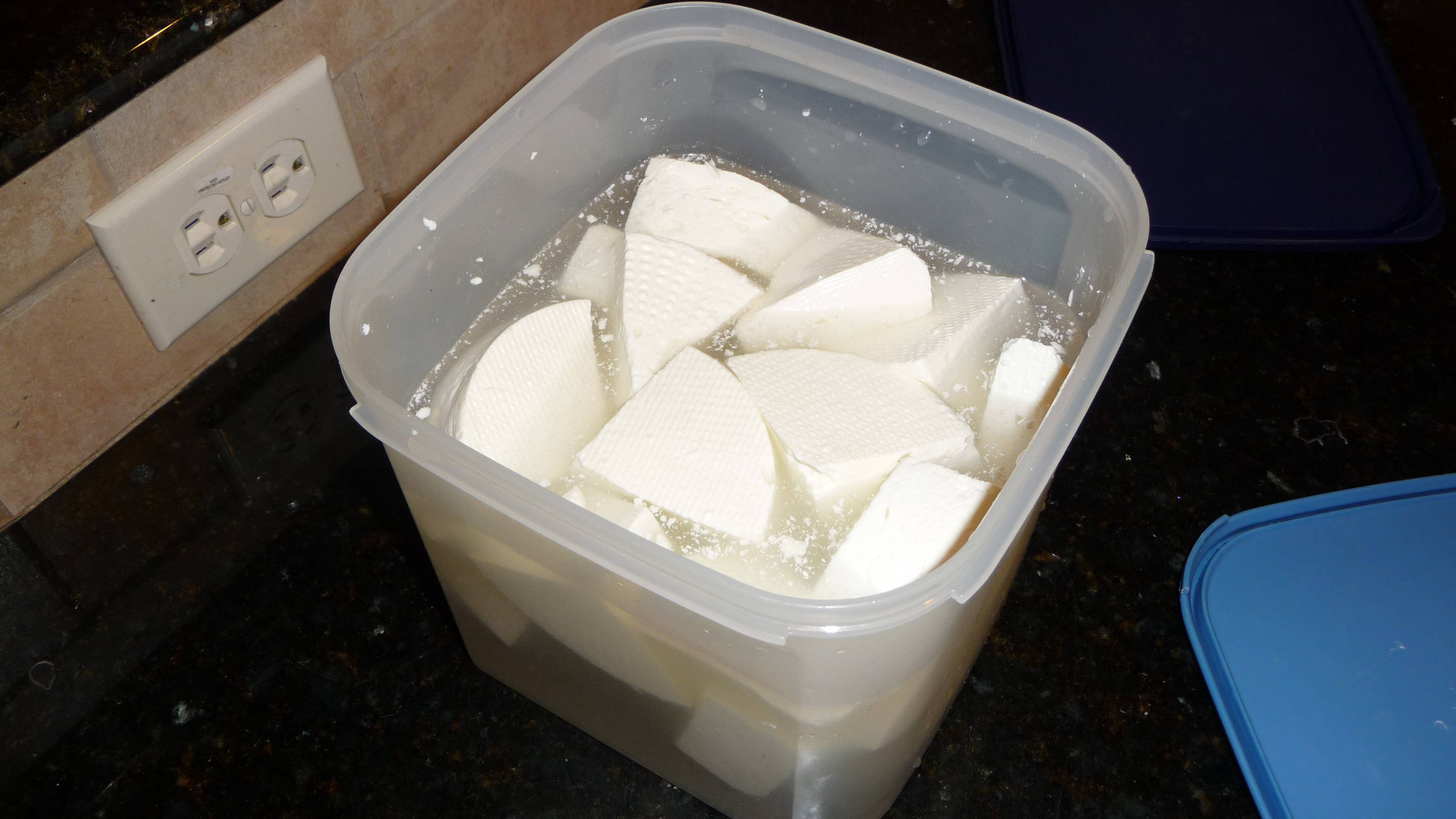 Как вымочить брынзу от соли в молоке. как засолить сыр