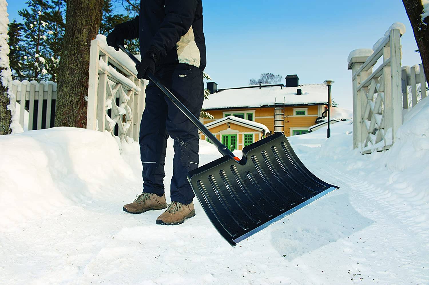 Как выбрать снегоуборочную лопату