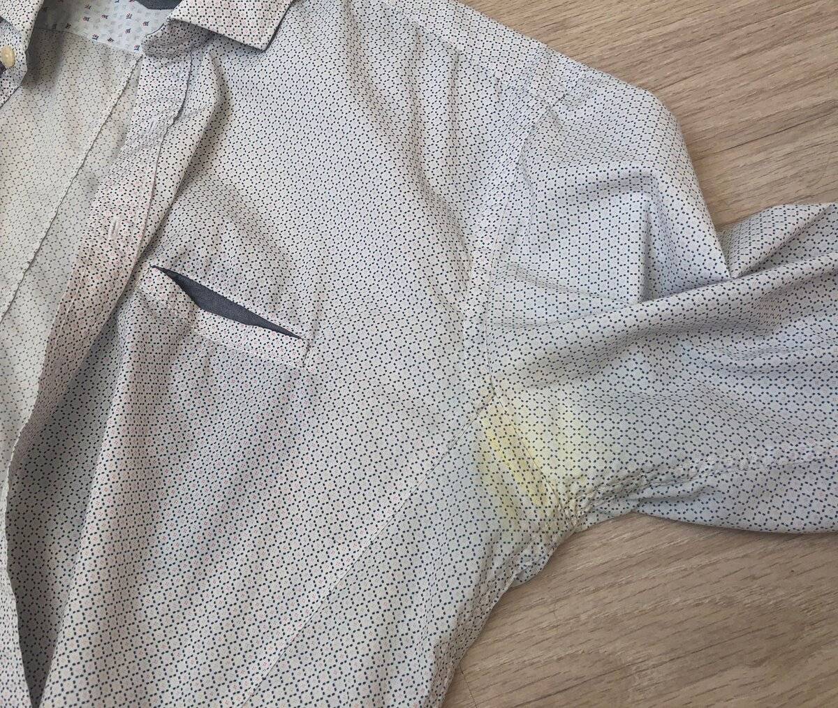 Как удалить желтые пятна от пота с белой одежды