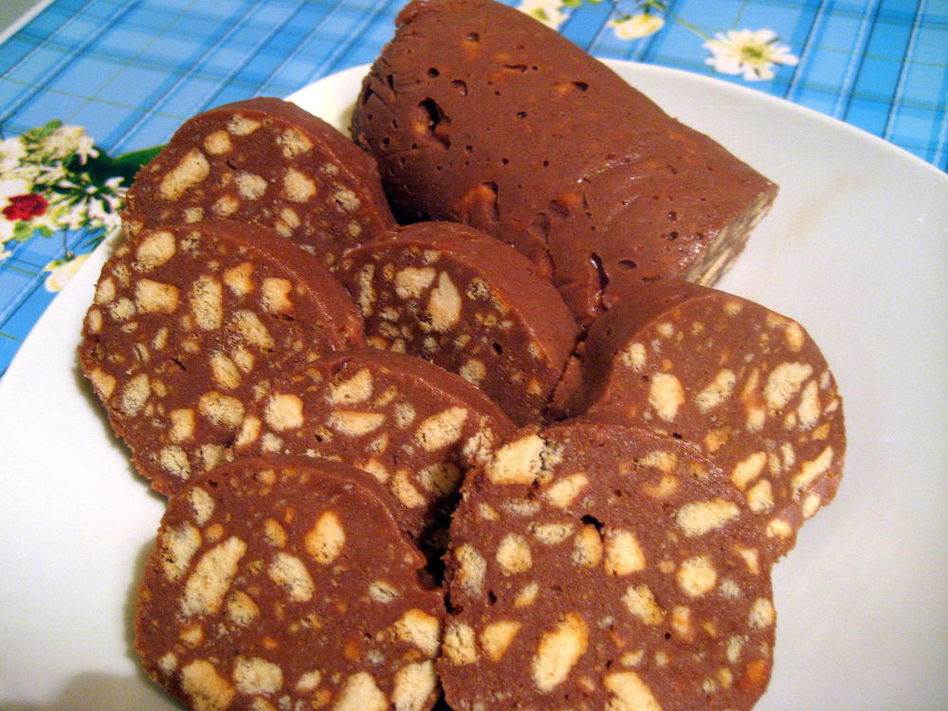 Шоколадная колбаска из печенья и какао — 3 замечательных рецепта!
