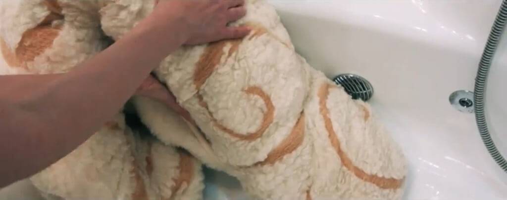 Можно ли стирать одеяло из овечьей шерсти в стиральной машине