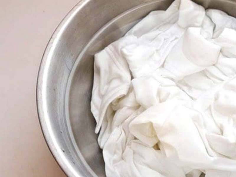 Борная кислота от пятен на одежде: способы применения для отбеливания и дезинфекции белых и цветных вещей