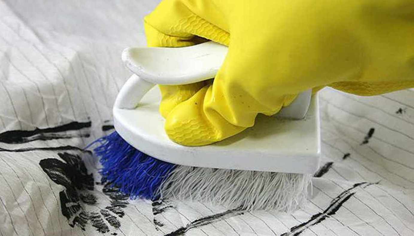Чем оттереть акриловую краску с линолеума: способы и советы, как можно отмыть свежие пятна и чем удалить засохшие