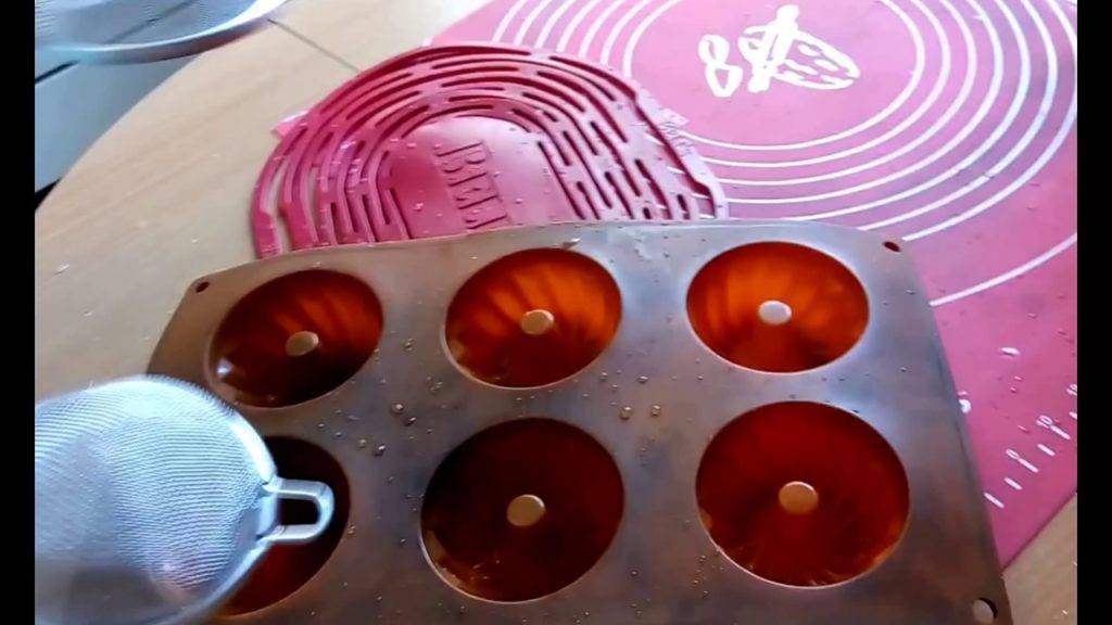 Как отмыть силиконовую форму для выпечки - домашние способы