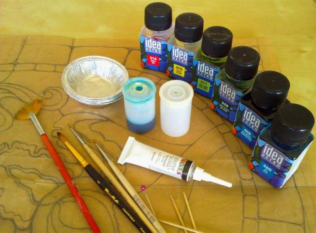 Краски для витражной росписи: инструкция по применению, использование трафаретов, видео и фото — sibear.ru