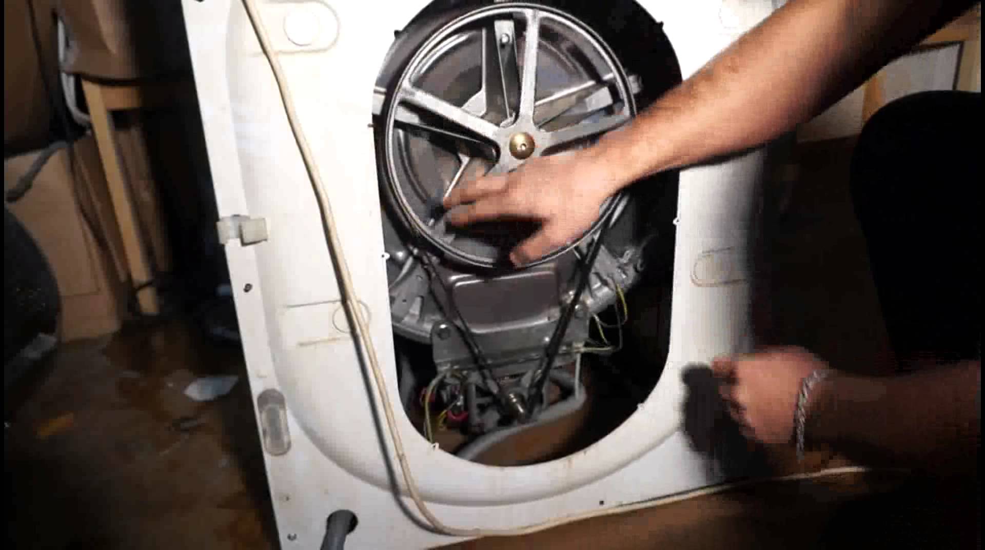 Стук в стиральной машине при отжиме: причина, как устранить