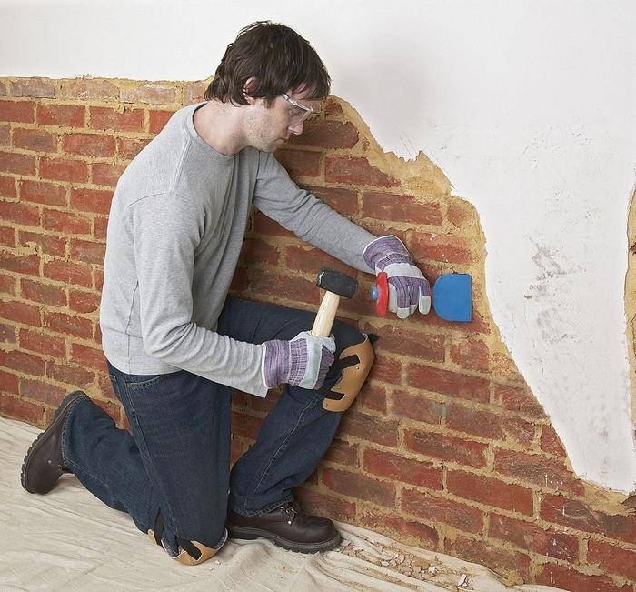 Как убрать декоративную штукатурку со стен